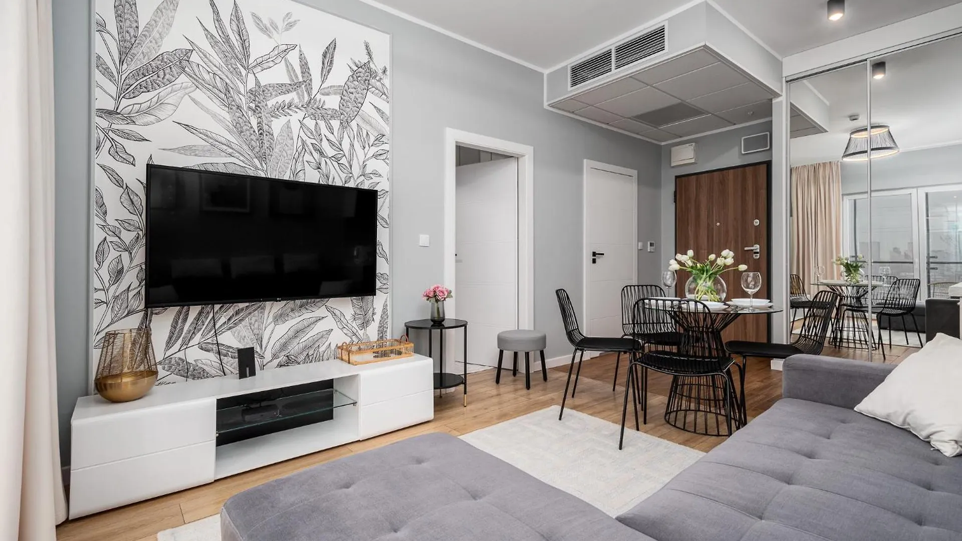 Apartment Prymasa Tysiaclecia 83A By Perfectapart 529 Garaz Warsaw
