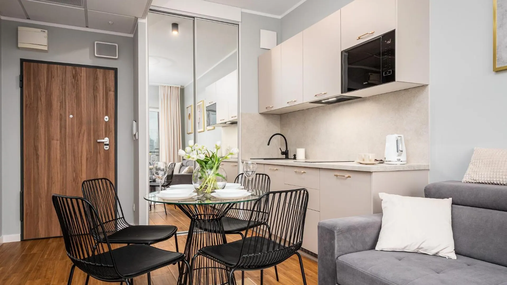 Prymasa Tysiaclecia 83A By Perfectapart 529 Garaz Warsaw Apartment